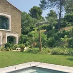 5 Bedroom In *
