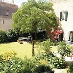 5 Bedroom In