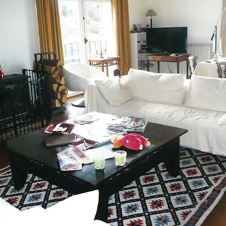 Prázdninový dům 5 Bedroom In *