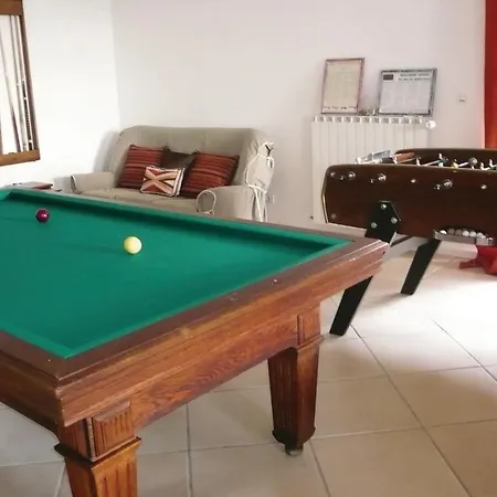 5 Bedroom In Azillanet