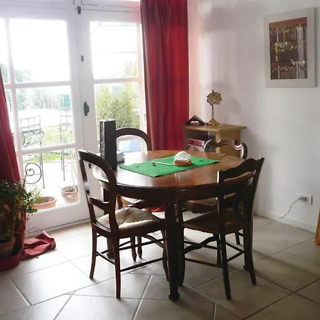 Prázdninový dům 5 Bedroom In Azillanet