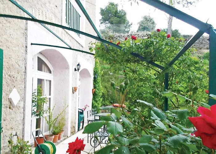 5 Bedroom In Ferienhaus Azillanet