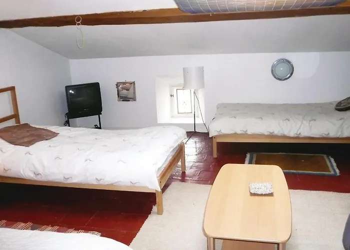 5 Bedroom In Azillanet
