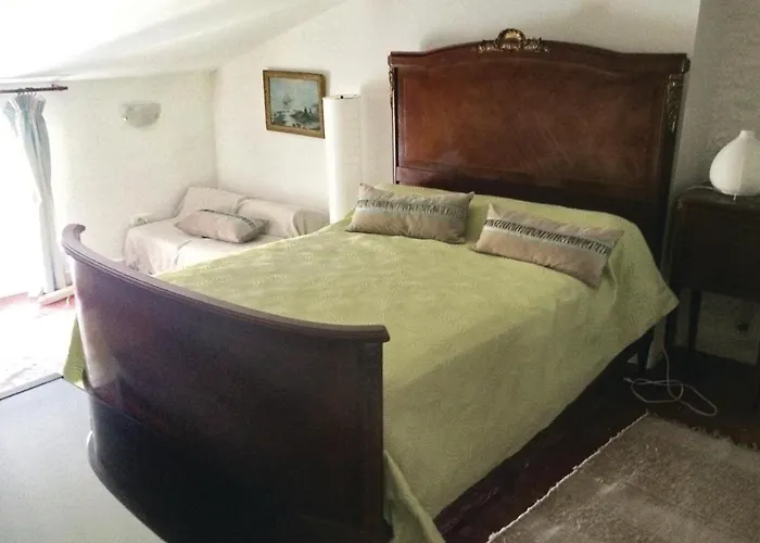 5 Bedroom In *